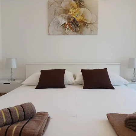Apartament Ryanair's October 10 Family Getaway